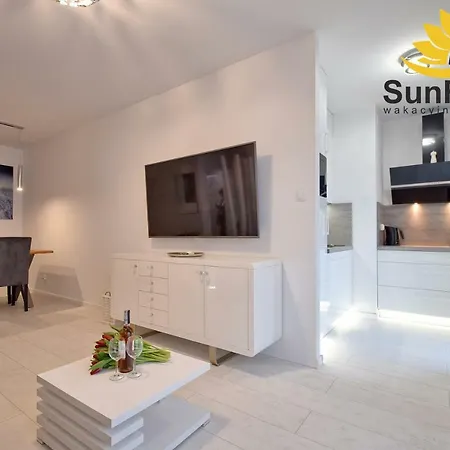 Sunflowers Apartament Leo Grey W Kolobrzegu * Kołobrzeg